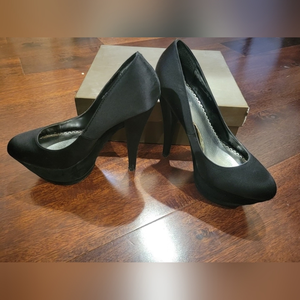 Bebe Tristan Black Satin Heel - Picture 2 of 13